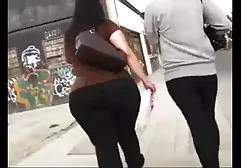 جانور جوان به فیلم خارجی سک 30 دست یک جوجه با تجربه تسليم شد