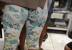 Moloduha سکسب خارجی Yana دمار از روزگارمان درآورد در آشپزخانه