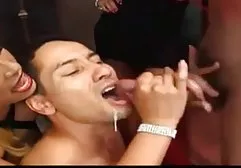 من در ورودی با یک جوراب شلواری بر روی دانلود فیلم شهوتی خارجی سرش افتادم