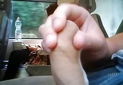 سایه آنی در جوراب ساق بلند فیلم سکسی خارجی بدون سانسور روی مبل