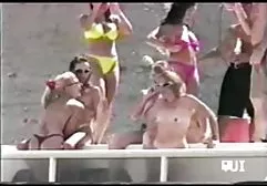 در این مهمانی، سه دانش آموز توسط همکلاسی خود را مورد آزمایش قرار سکسخفن خارجی دادند.