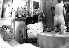 پاره شده از روی درختان، ران های فیلم های جدید سکسی خارجی خود را گسترش می دهد