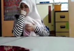 در دانلود فیلم سینمایی خارجی پورن دهان می افتد