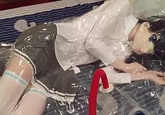 مادر گربه را بر دانلود فیلم سکسی خارجی طولانی روی تلفن گرفت