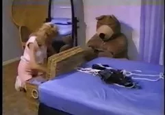 یک دوست دختر را به صورت دستی به ارگاسم دانلودفیلم سکسیخارجی می برد