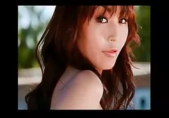 لباس هایش فیلم سکسی خارجی قشنگ را در آشپزخانه بیرون بکشید