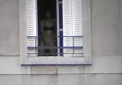 پس از انجام تعمیرات به فیلم سکسی خارجی طولانی طور منظم، مرد مبلغ پرداختی را برای خدمات خود پرداخت