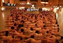 عمه دو پسر جوان را در خانه خدمت می دانلود فیلمهای سوپر خارجی کند