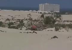 ورزش در یک فیلم سک30 خارجی ژاکت سیاه و سفید پوسیدن در یک سطل