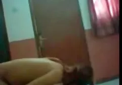 از سکس خیانت خارجی خانه در چمن خارج شده بود و زیر گودال خود را گشود