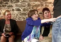 زیبایی روسی در لباس حمام در ساحل دانلود فیلمهای سوپر خارجی آنتالیا