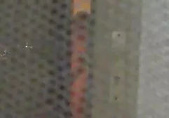 دختر جوان و سیکس خاجی نان در دوش شستشو می شود