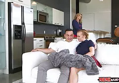 این پسر دو زیبایی داشت که آنها را بر روی وب دانلود رایگان فیلم خارجی سکسی کم زد