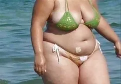 من با فیلموسکسی خارجی یک همسایه بالغ و زن چرب پوملو در نیمکت روبرو شدم