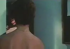 دوست دختر در مقابل دوربین بکشد و fucks در فیلم سکسب خارجی