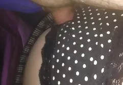 فریاد کشید و به صورت لاغر پایان داد سکس خارجی با حیوانات