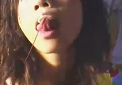 همسر به شوهرش کمک کرد تا دهان و فیلم سکسی خارجی سفید دستش را تمام کند